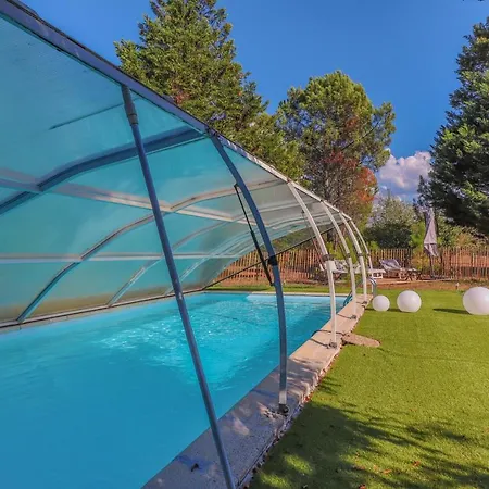 Holiday home Domaine Les Maisons Des Houssats *